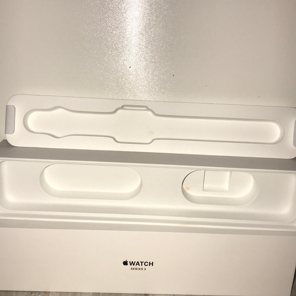 IWatch Series 3 Box *ONLY EMPTY BOX*